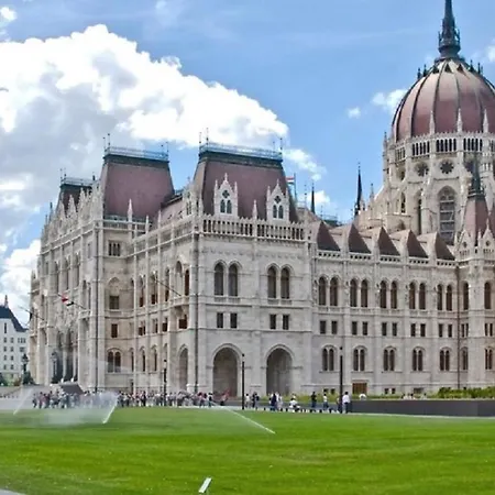 Stollar Business Style At Parliament * Budapest