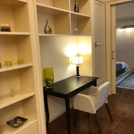 Apartment Stollar Business Style At Parliament