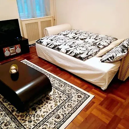 Apartment Stollar Business Style At Parliament *