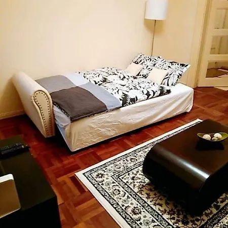 Apartment Stollar Business Style At Parliament *