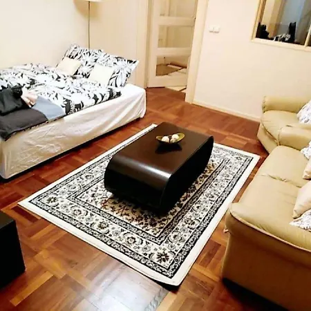 Apartment Stollar Business Style At Parliament *